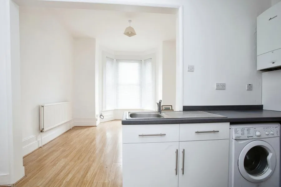 Earlham Grove, London, E7, photo 9