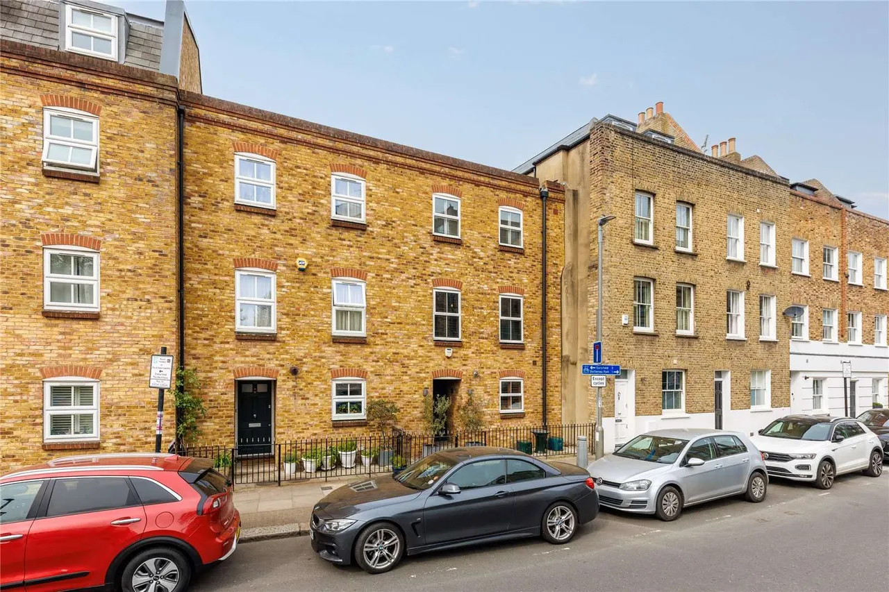 Battersea High Street, London, SW11, photo 10