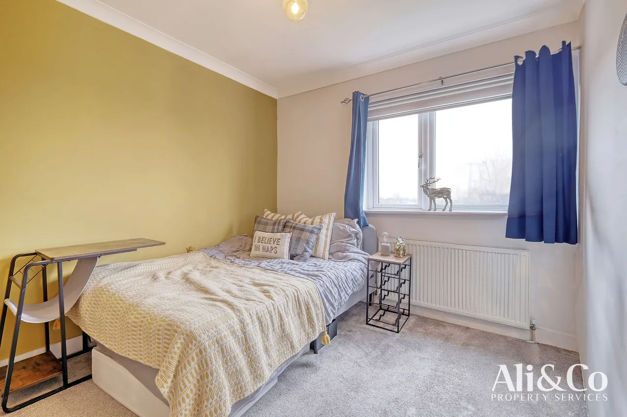 Oxwich Close, Stanford-le-Hope, Essex, SS17 7JZ, photo 12