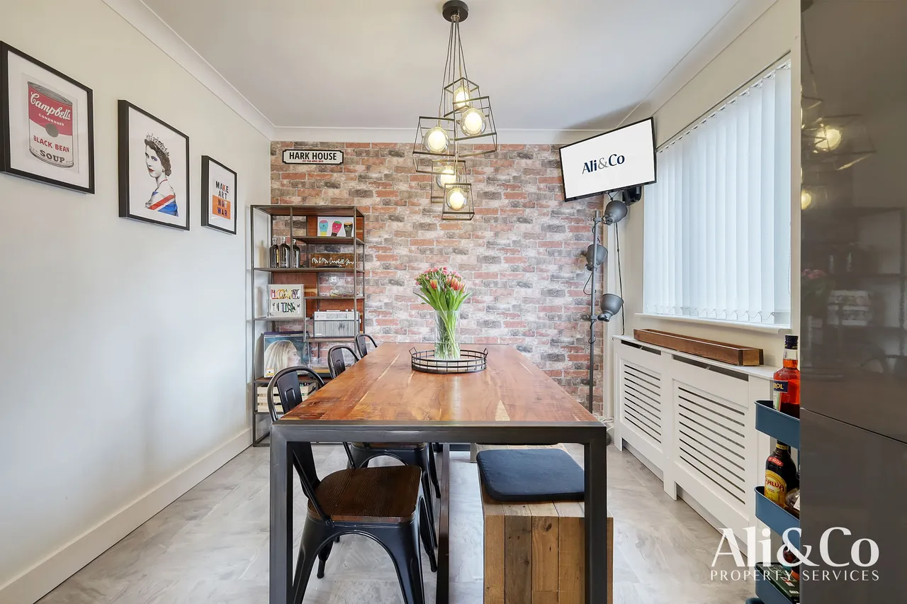 Oxwich Close, Stanford-le-Hope, Essex, SS17 7JZ, photo 5