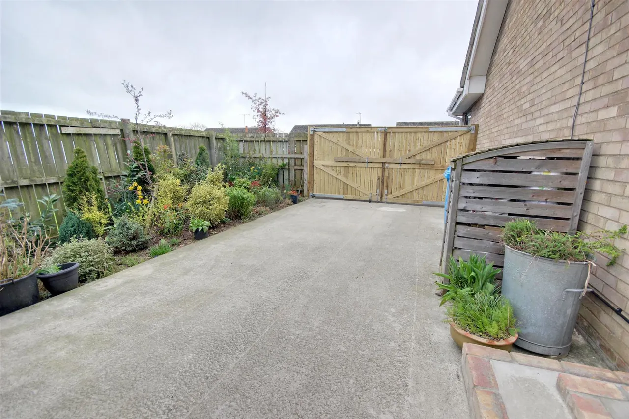 Londesborough Road, Cranswick, Driffield, photo 11