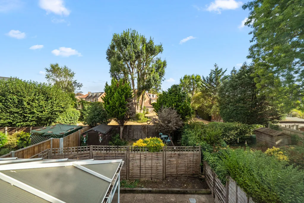 Felcott Close Hersham, Walton-On-Thames KT12 5NT, photo 11