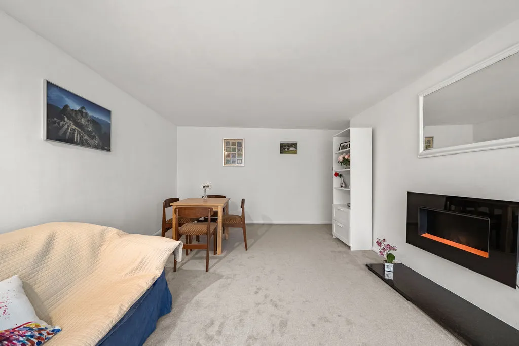 Felcott Close Hersham, Walton-On-Thames KT12 5NT, photo 5