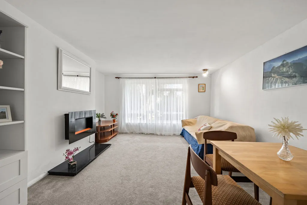 Felcott Close Hersham, Walton-On-Thames KT12 5NT, photo 3