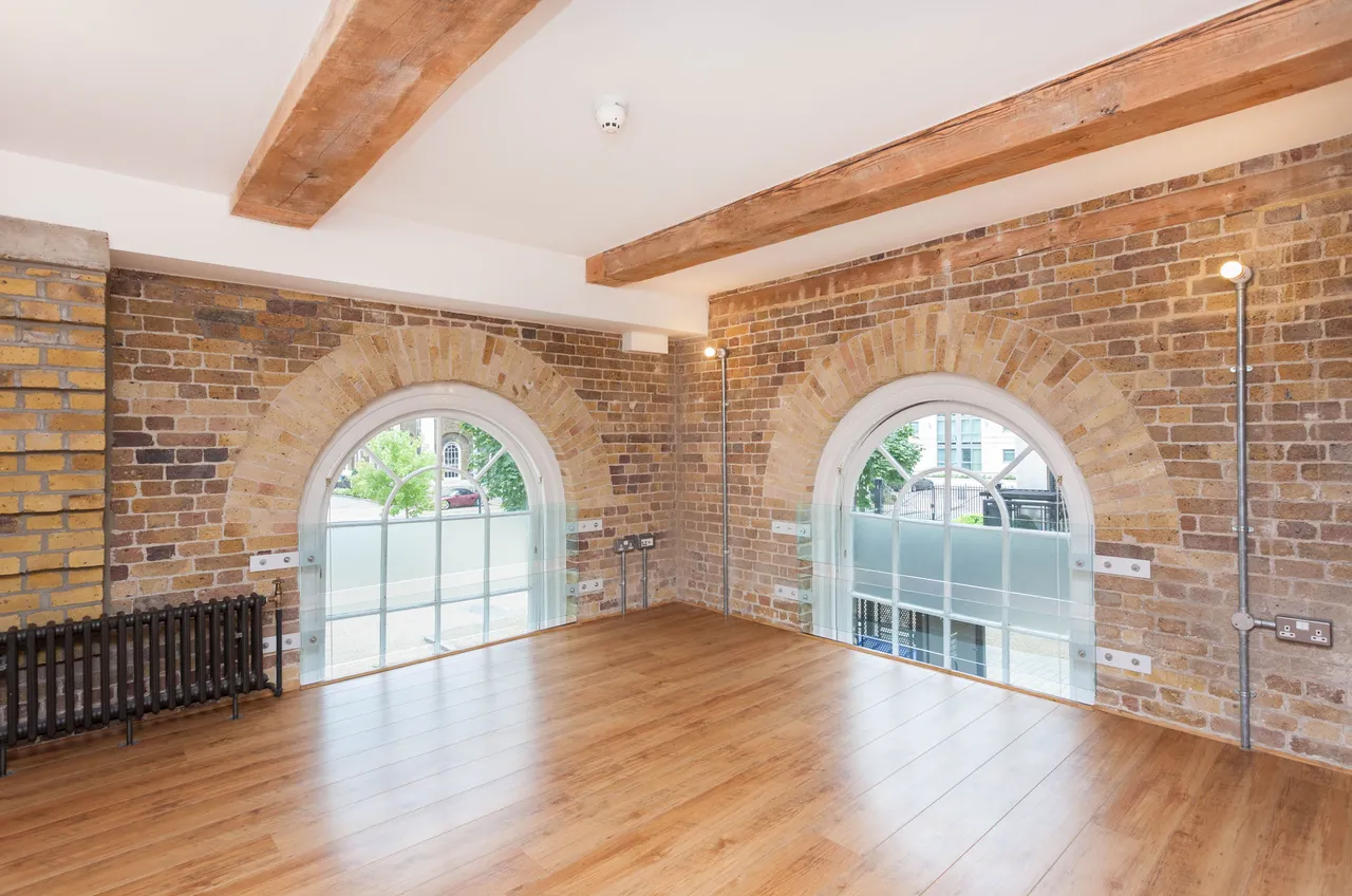 2 bed flat to rent, London, SE18