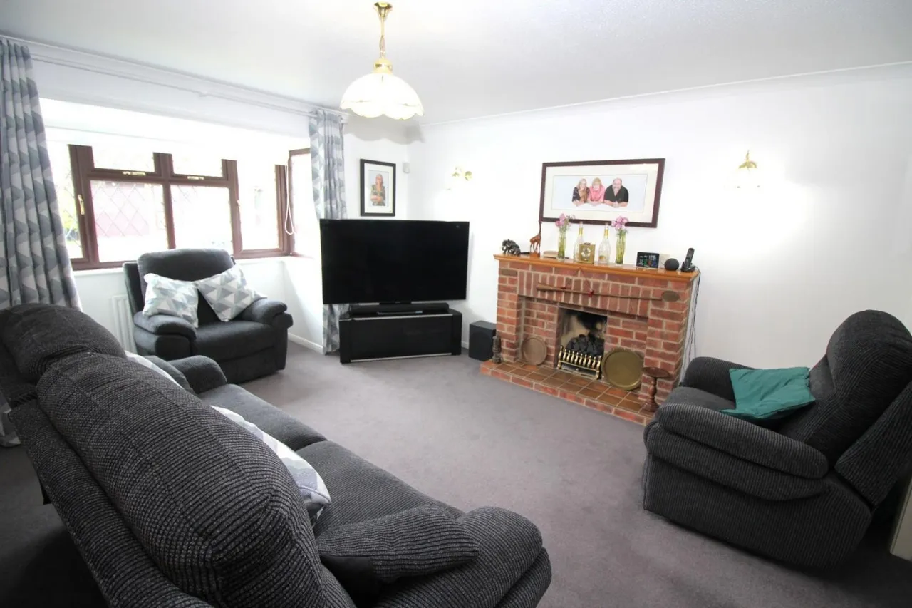 Lavender Close, Thornbury, BS35, photo 4