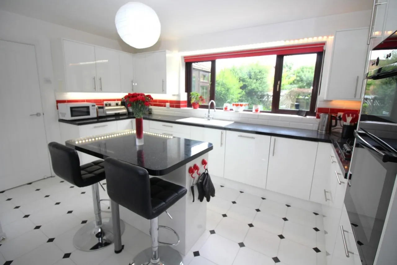 Lavender Close, Thornbury, BS35, photo 7