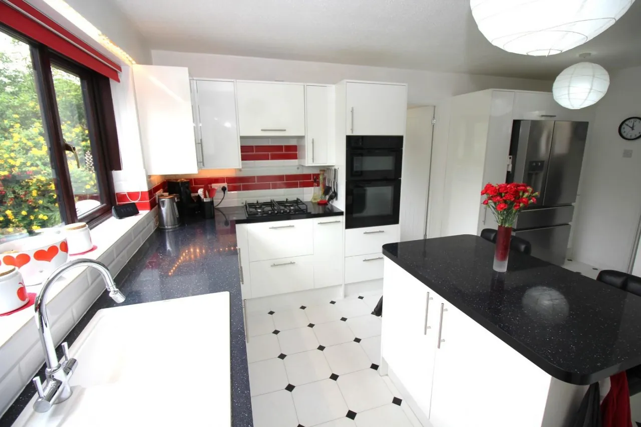 Lavender Close, Thornbury, BS35, photo 5