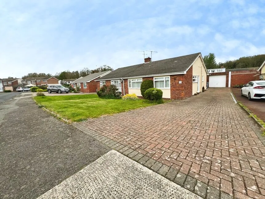 3 bed house for sale — Cobham Chase, Faversham, Kent, ME13