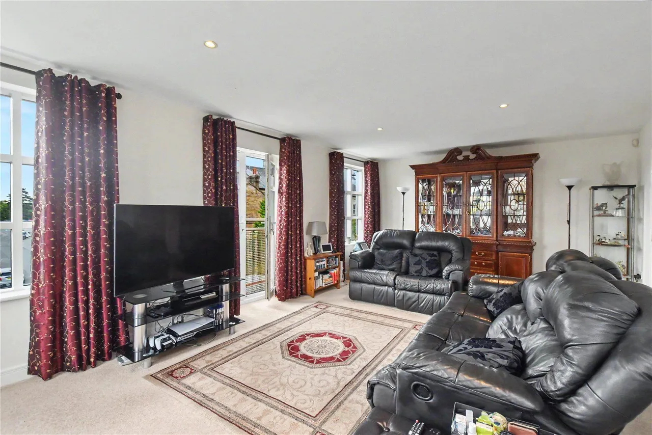 High Royds Drive, Menston, LS29, photo 2