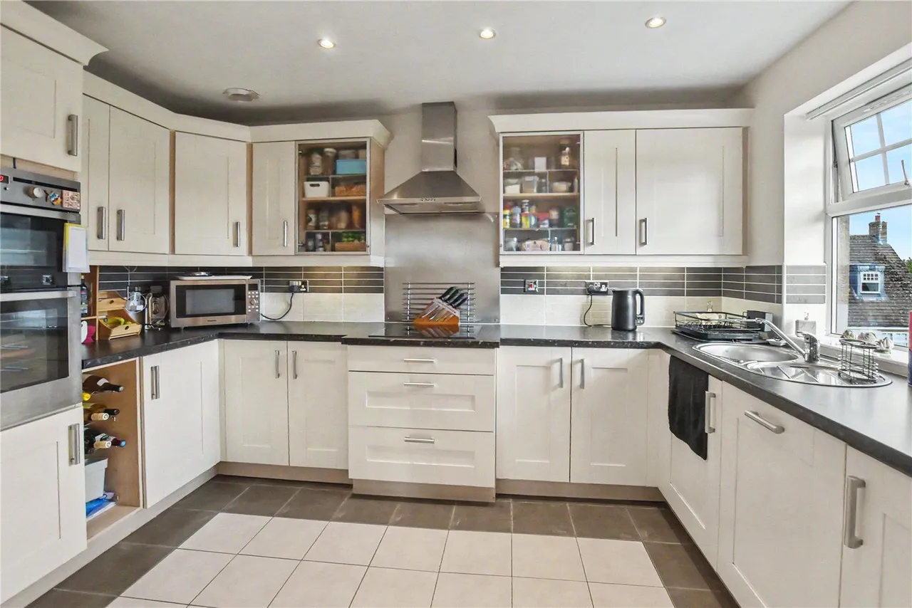 High Royds Drive, Menston, LS29, photo 4