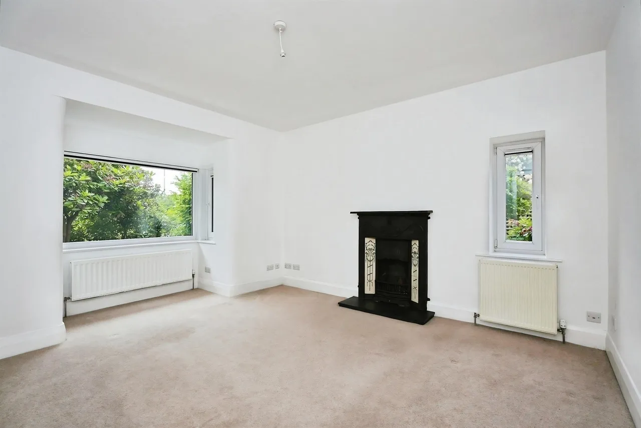 Bradford Road, Huddersfield, photo 10