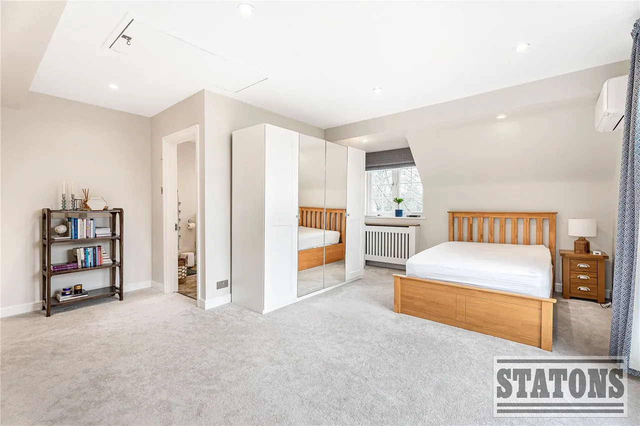 Foxes Lane, Welham Green, North Mymms, Hatfield, AL9 7BA, photo 18