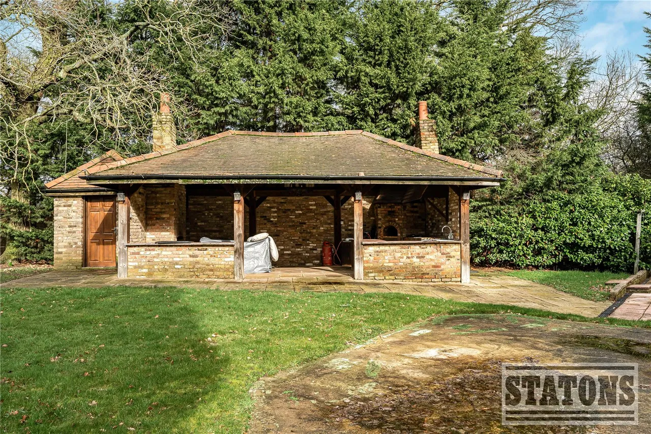 Foxes Lane, Welham Green, North Mymms, Hatfield, AL9 7BA, photo 36