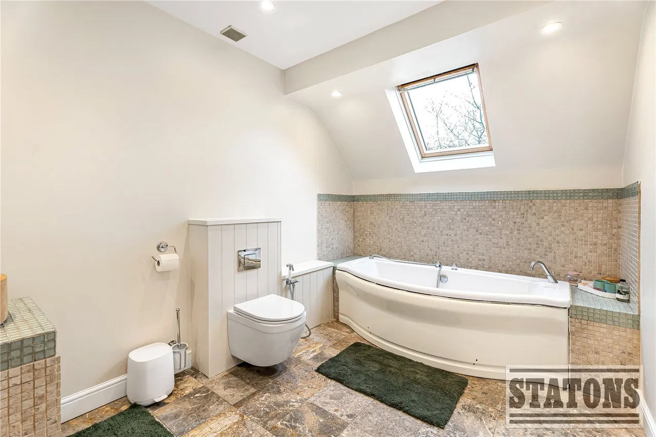Foxes Lane, Welham Green, North Mymms, Hatfield, AL9 7BA, photo 29