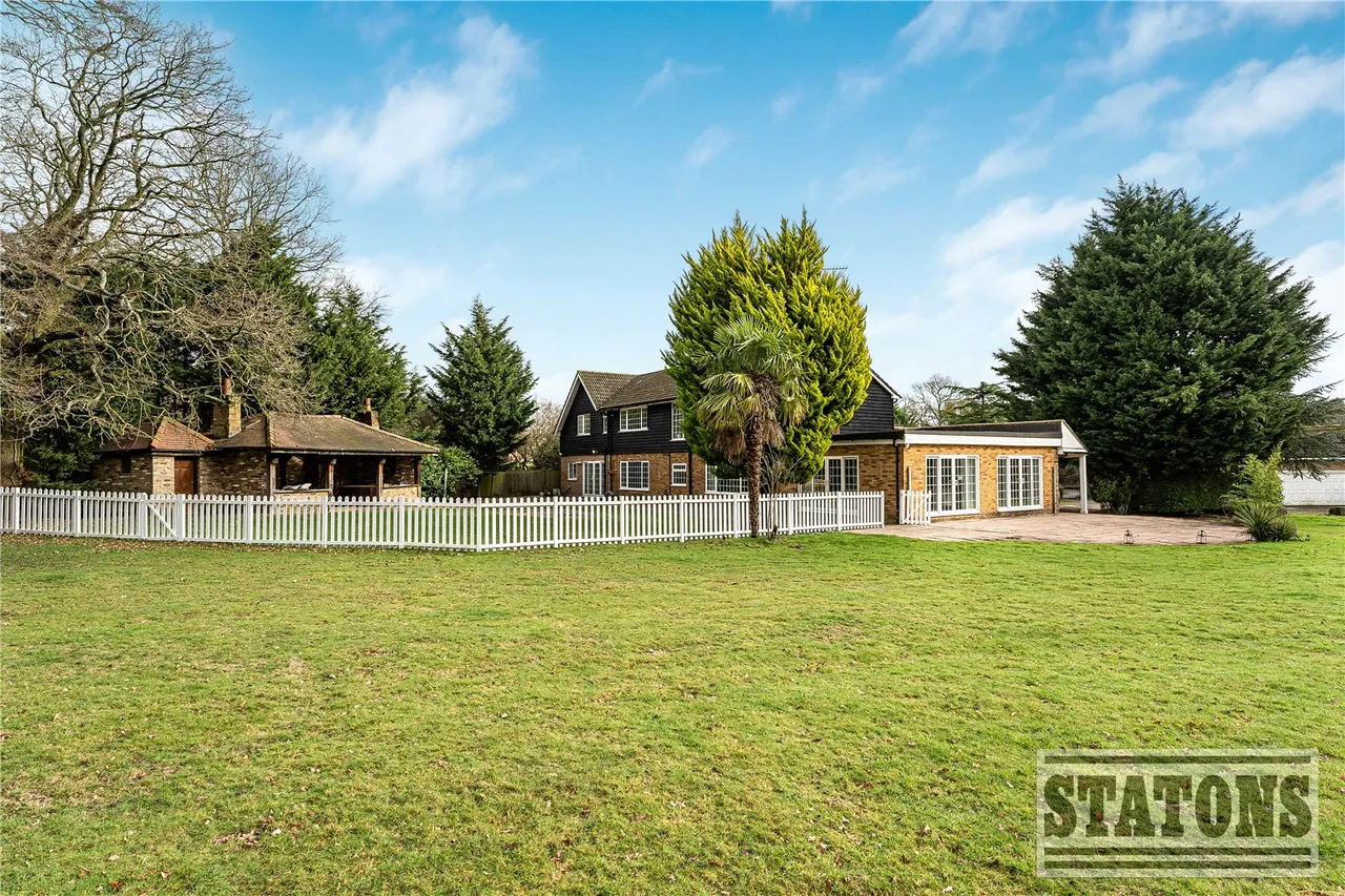 Foxes Lane, Welham Green, North Mymms, Hatfield, AL9 7BA, photo 41