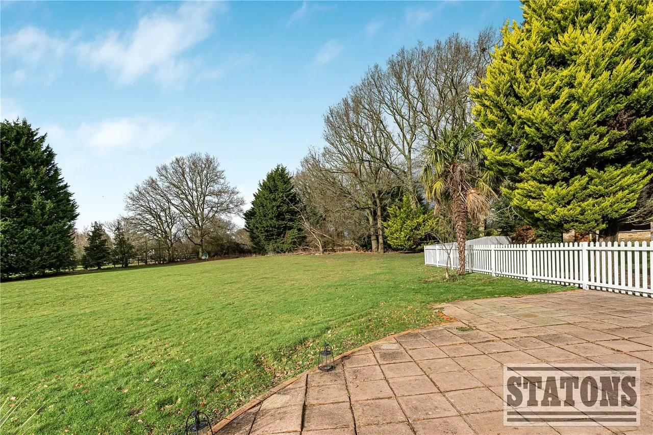 Foxes Lane, Welham Green, North Mymms, Hatfield, AL9 7BA, photo 40