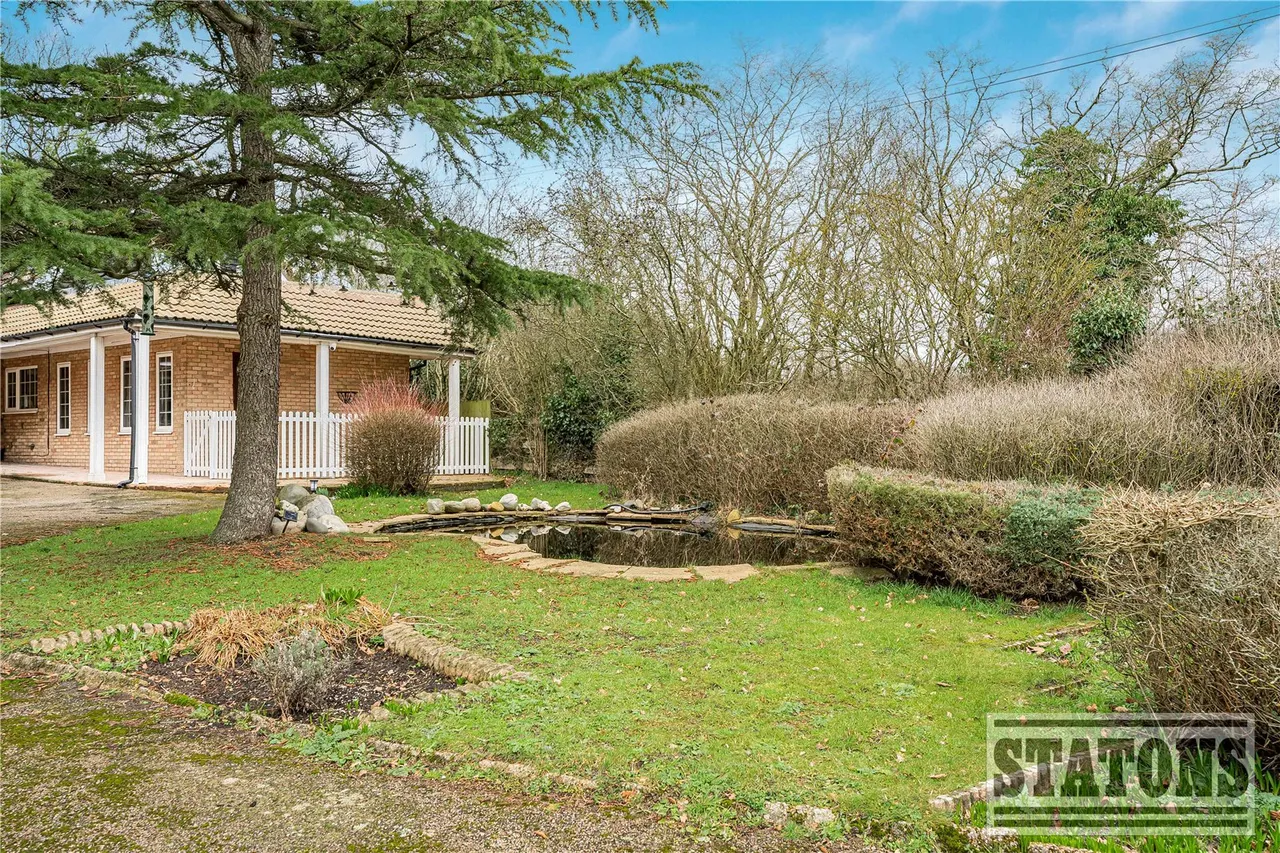Foxes Lane, Welham Green, North Mymms, Hatfield, AL9 7BA, photo 35