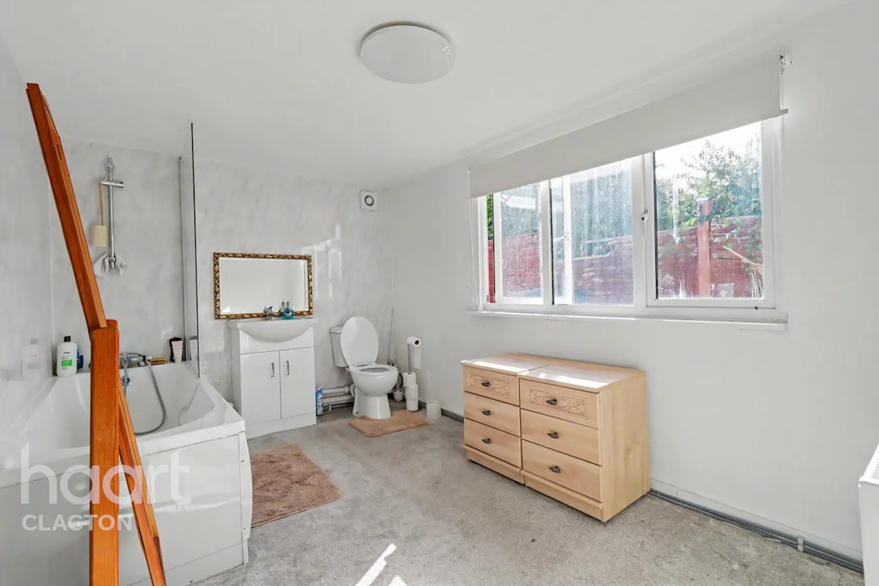 Agincourt Road, Clacton-On-Sea, CO15, photo 6