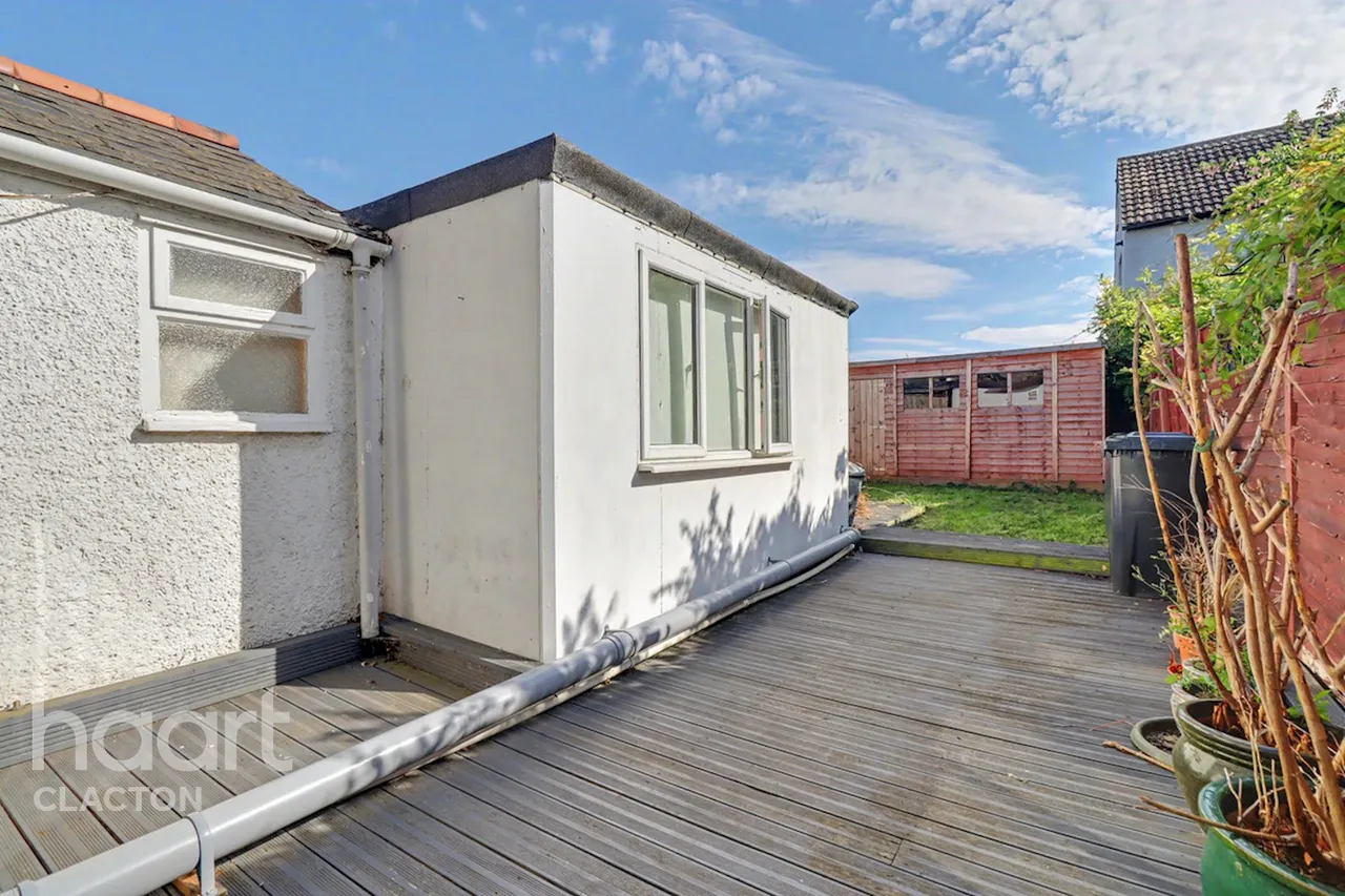 Agincourt Road, Clacton-On-Sea, CO15, photo 11