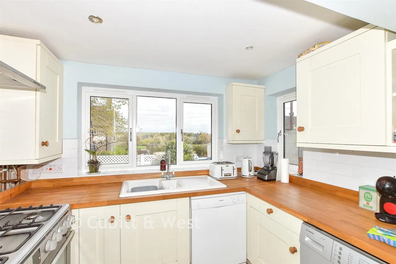 Haywards Heath Road, Balcombe, RH17, photo 5