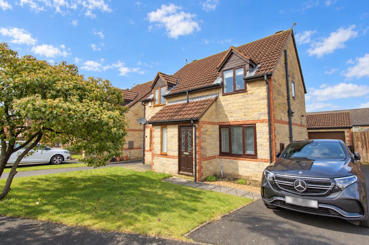 2 bed house for sale, St. Bedes Way, Langley Moor, DH7