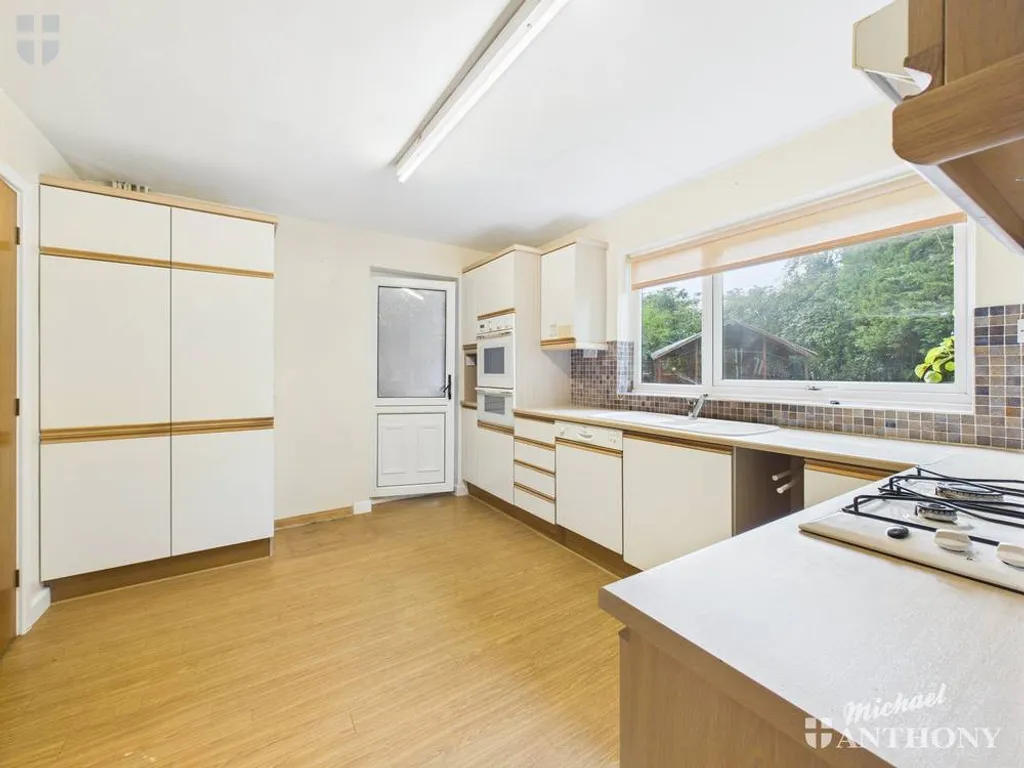 Langdon Avenue, Aylesbury, HP21 9UW, photo 2