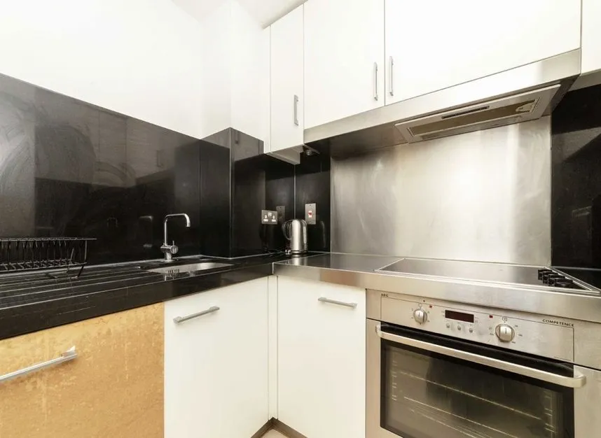 Fairmont Avenue, Canary Wharf, E14, photo 3