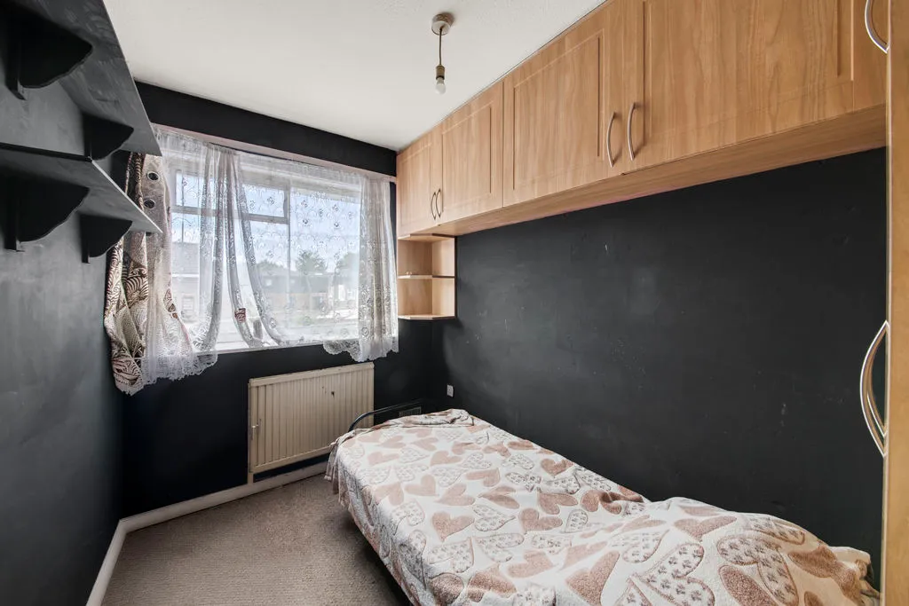Lancaster Road, Northolt, UB5, photo 11