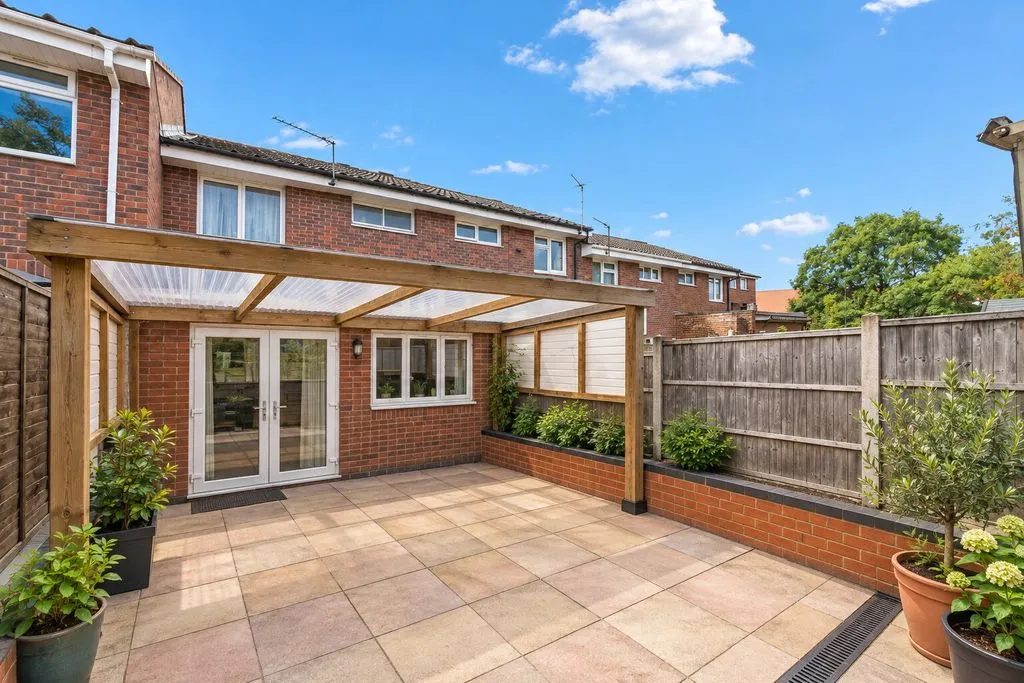 Lancaster Road, Northolt, UB5, photo 13