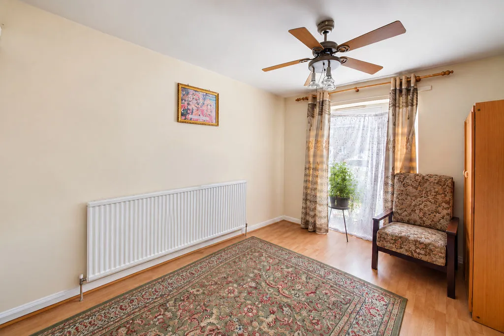 Lancaster Road, Northolt, UB5, photo 5
