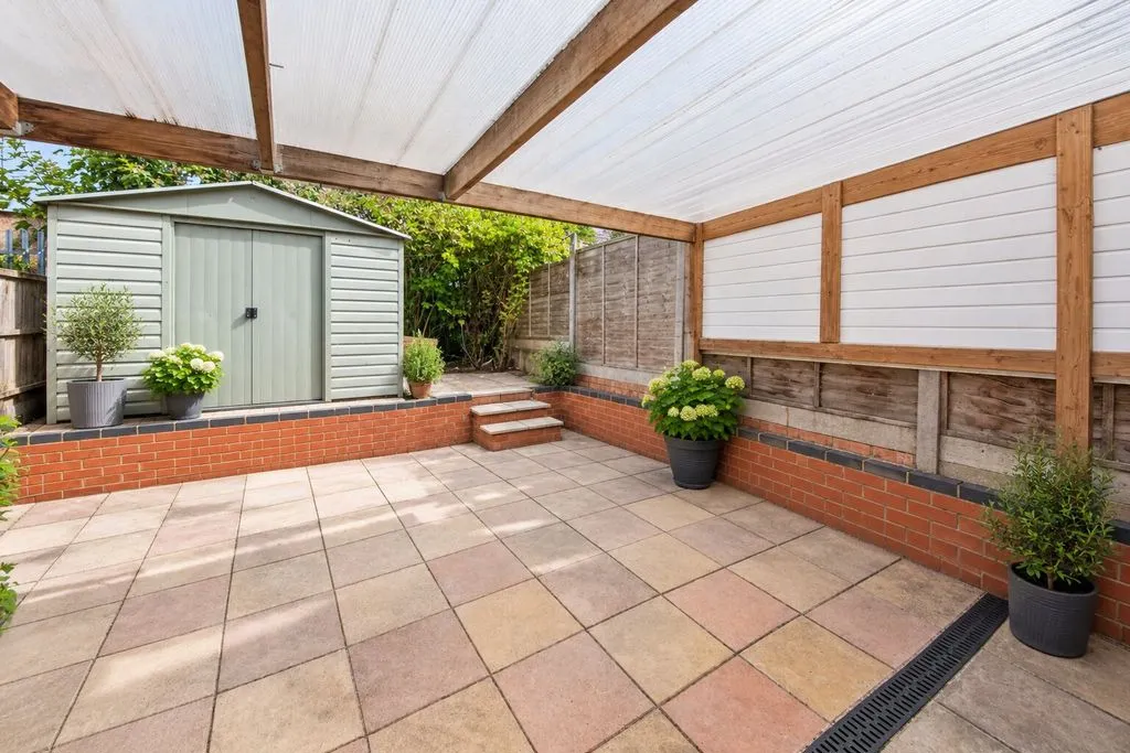 Lancaster Road, Northolt, UB5, photo 8