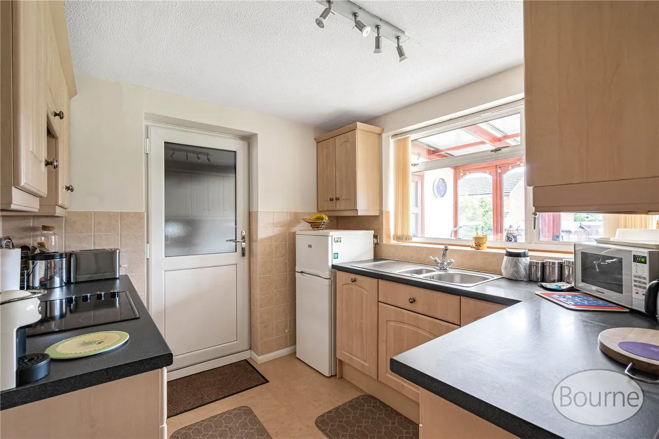 York Road, Ash, GU12, photo 5