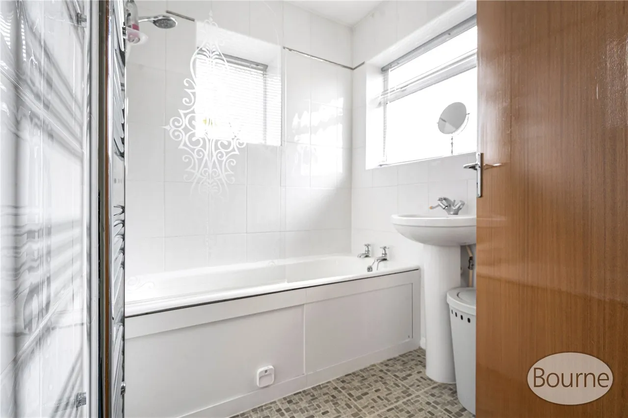 York Road, Ash, GU12, photo 9