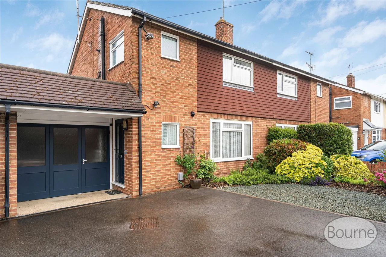 3 bed house for sale, York Road, Ash, GU12