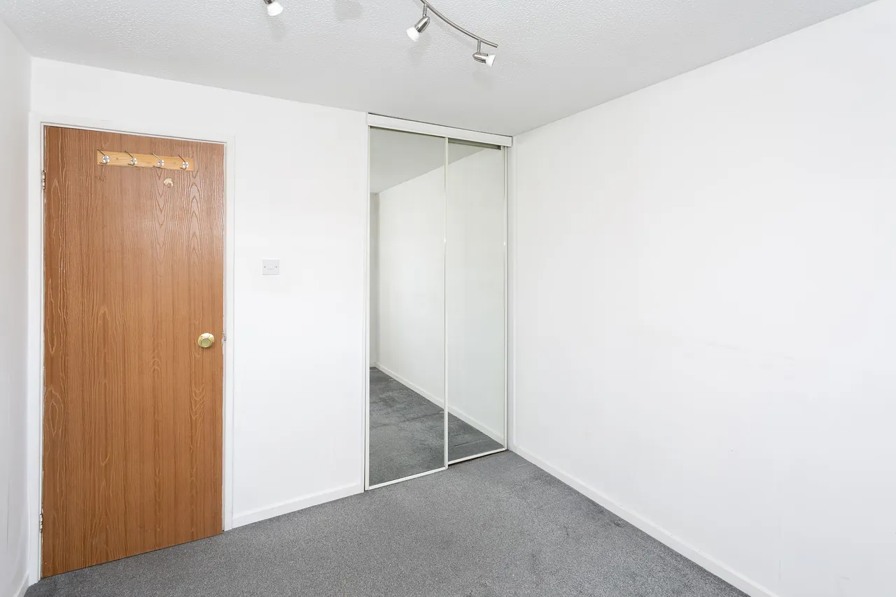 21 Mortimer Close, Bushey, photo 8