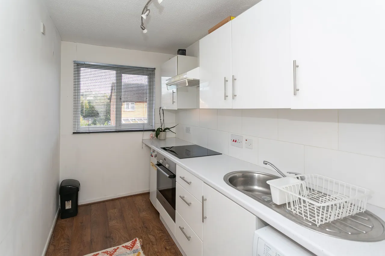 21 Mortimer Close, Bushey, photo 6