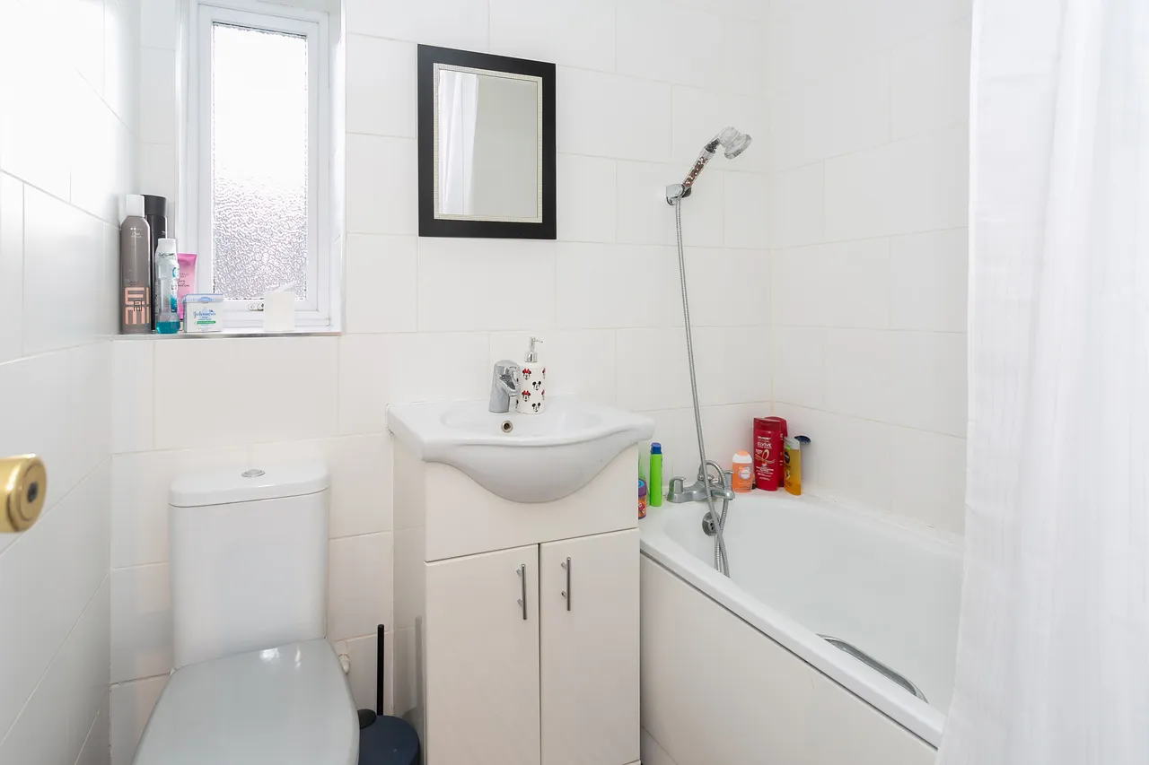 21 Mortimer Close, Bushey, photo 10