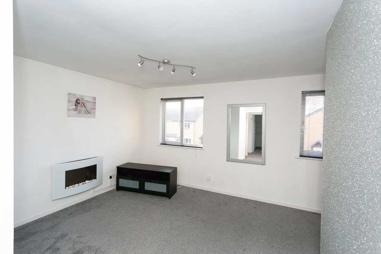 21 Mortimer Close, Bushey, photo 2