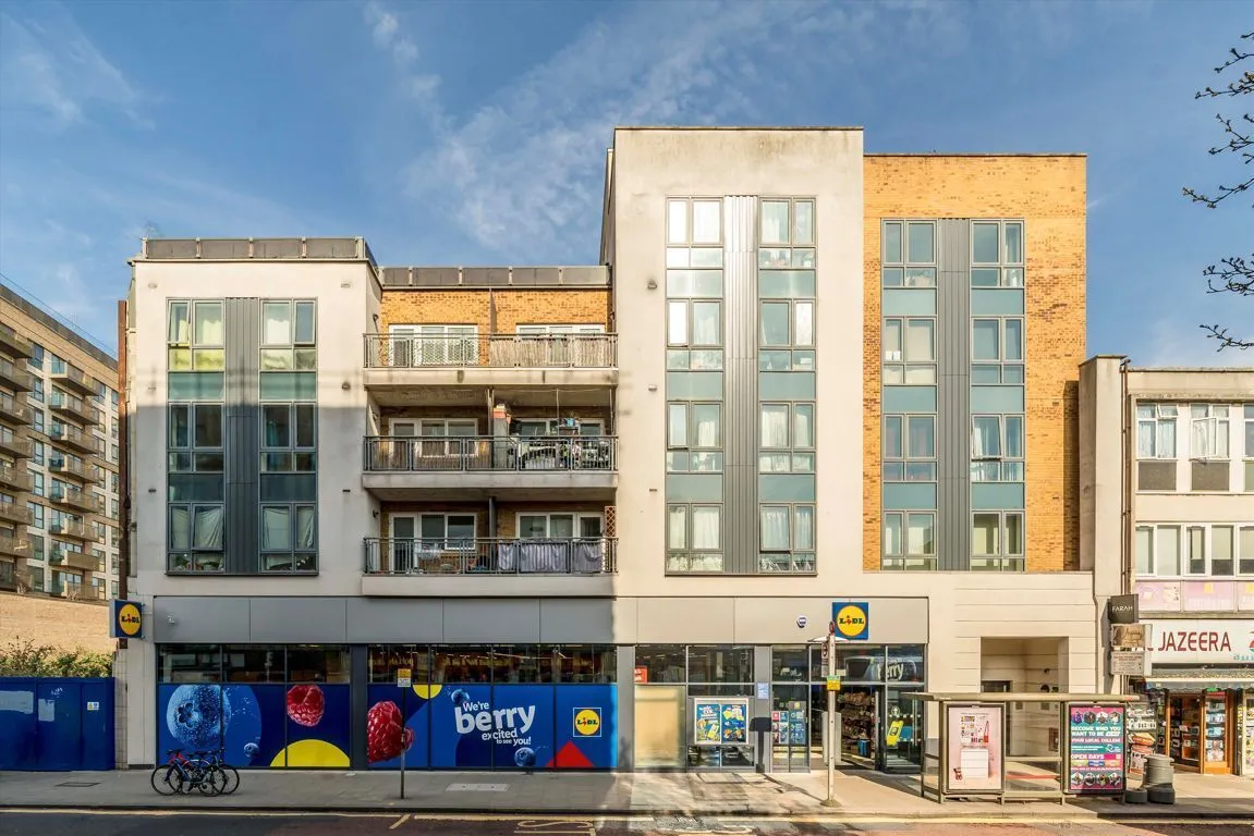 2 bed property to rent, Singapore Road, W13