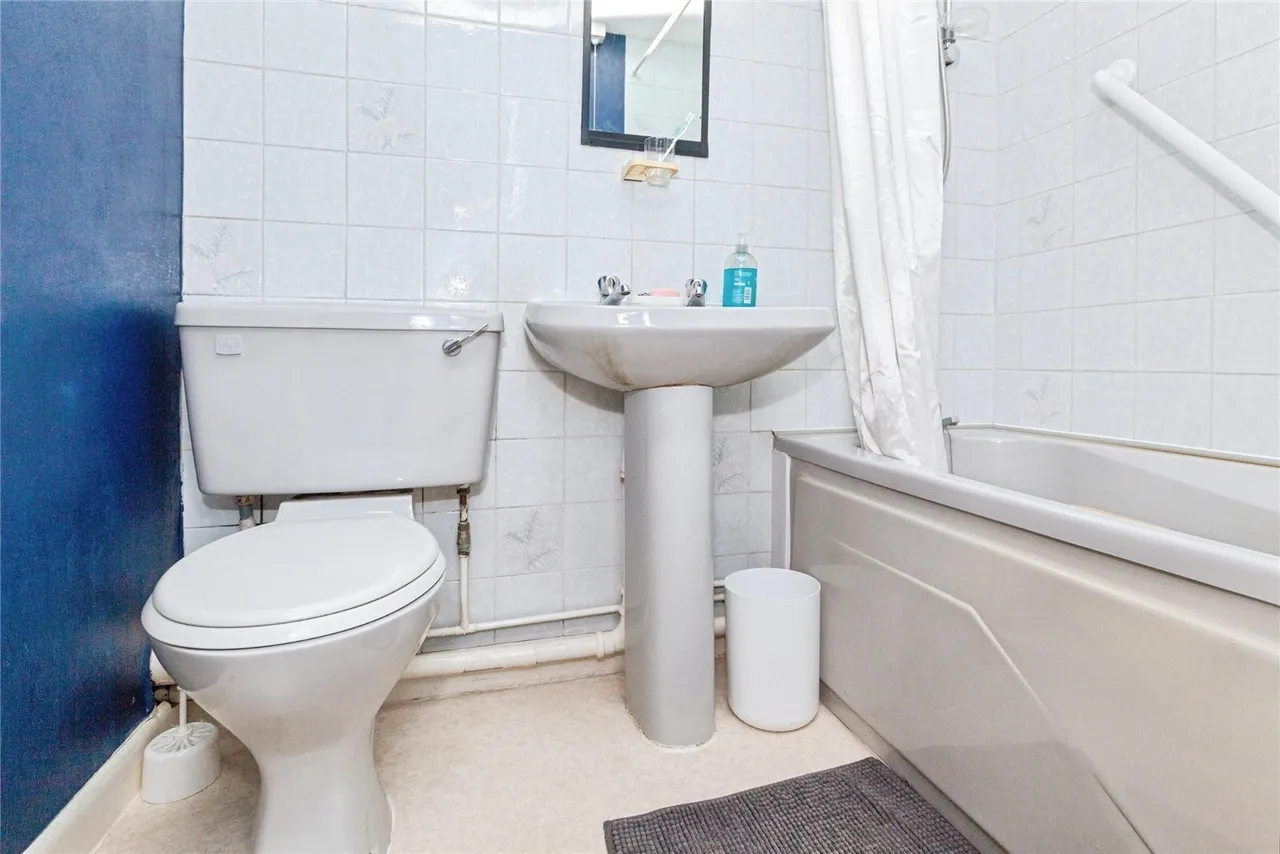 Ogwen Close, Thurnby, LE5, photo 12