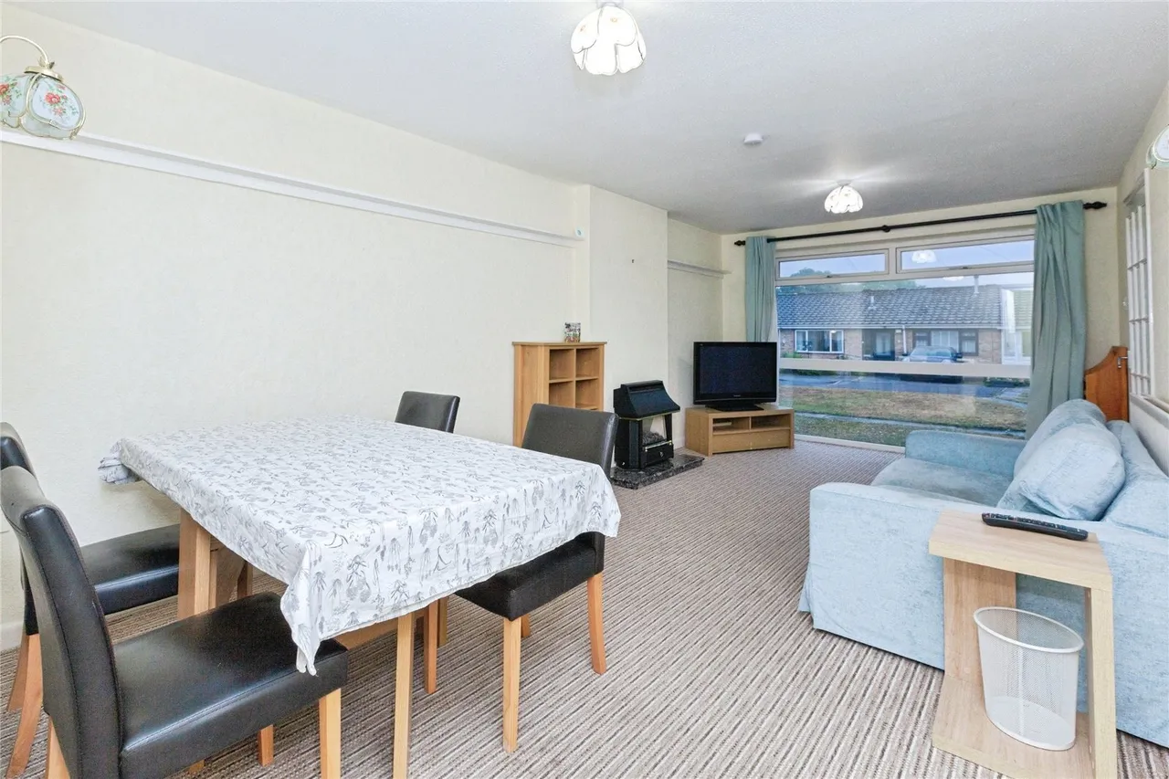 Ogwen Close, Thurnby, LE5, photo 3