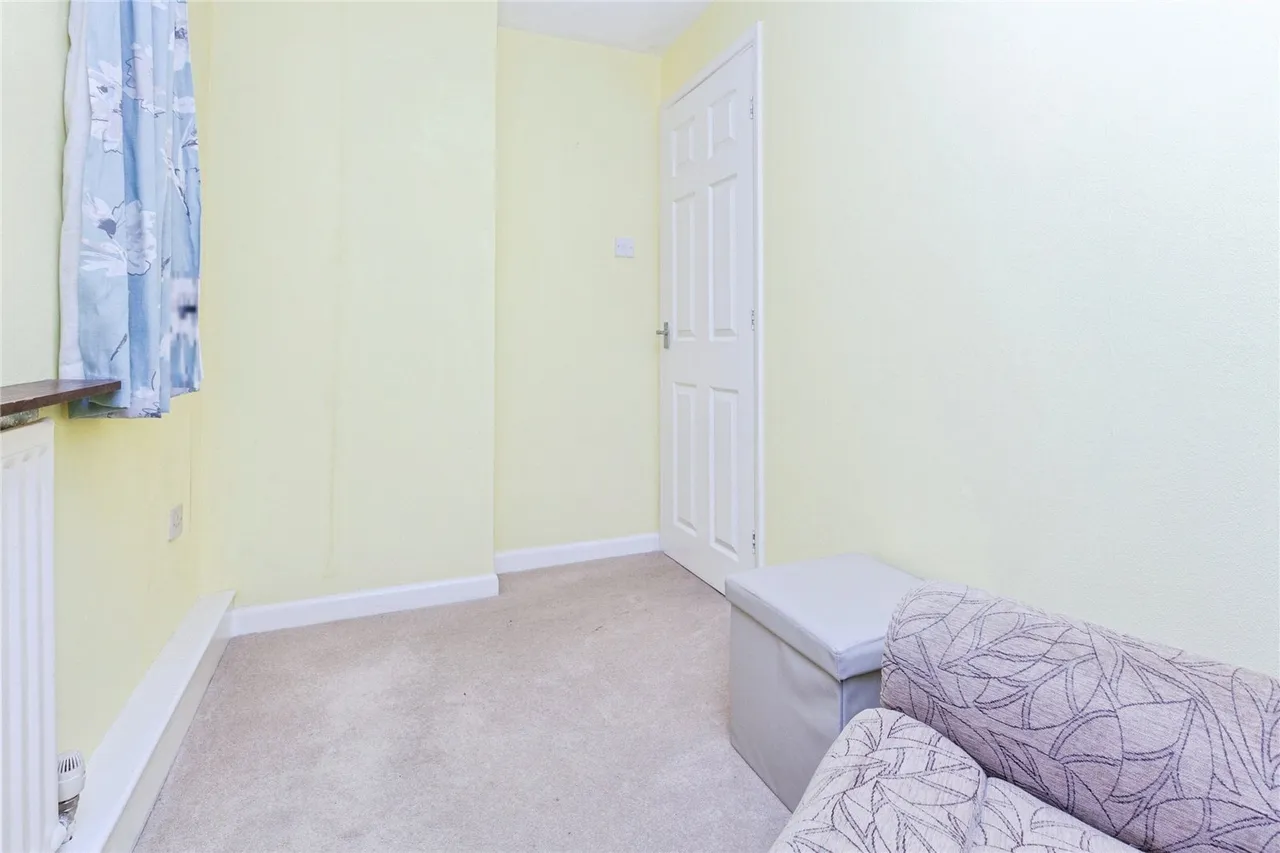 Ogwen Close, Thurnby, LE5, photo 9