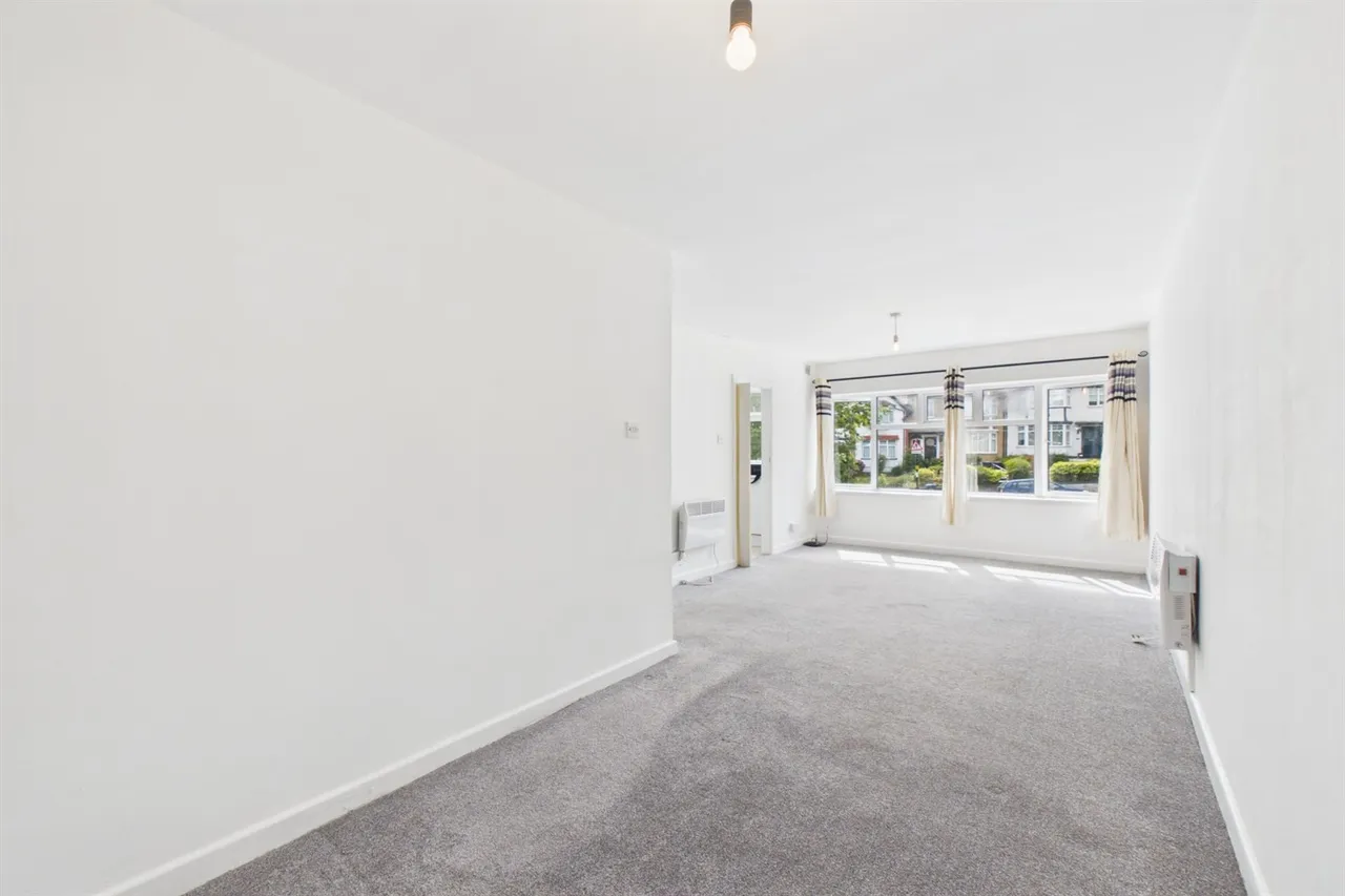 226 South Norwood Hill, London, SE25 6AT, photo 2