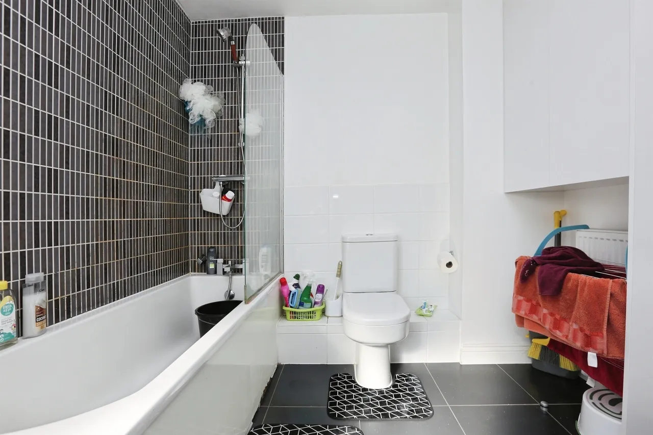 Davenport Close, Gosport, PO13, photo 13