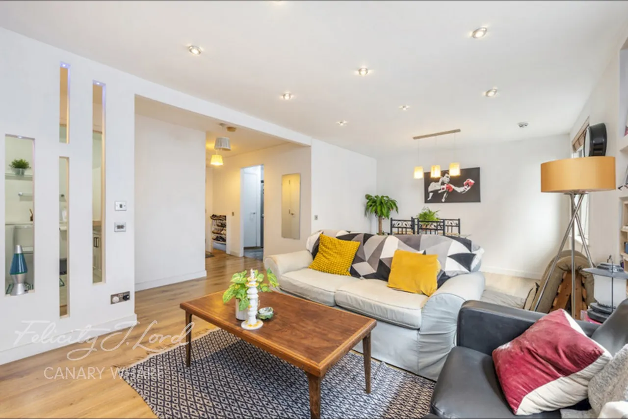 Blackwall Way, London, photo 4