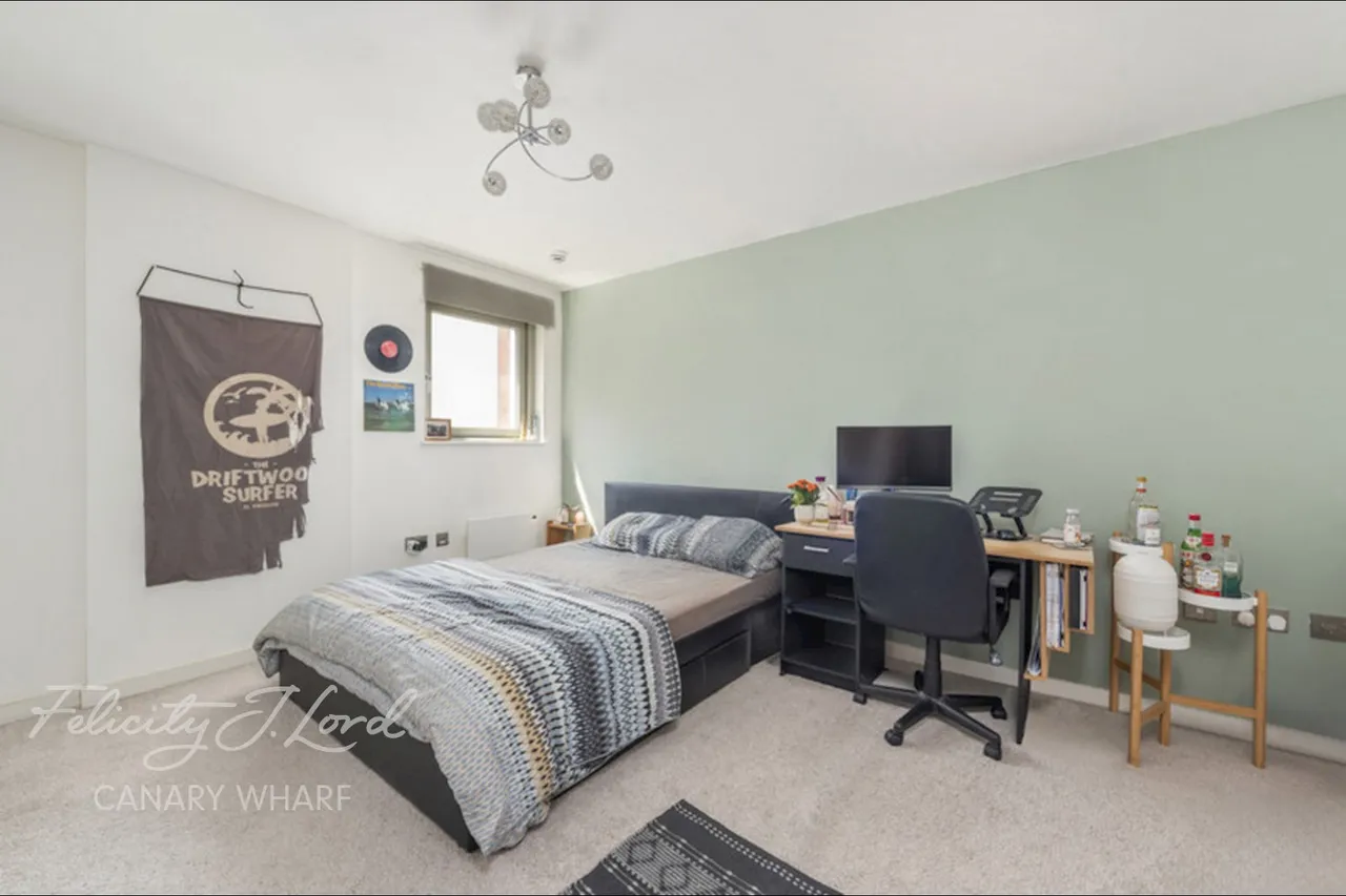 Blackwall Way, London, photo 7