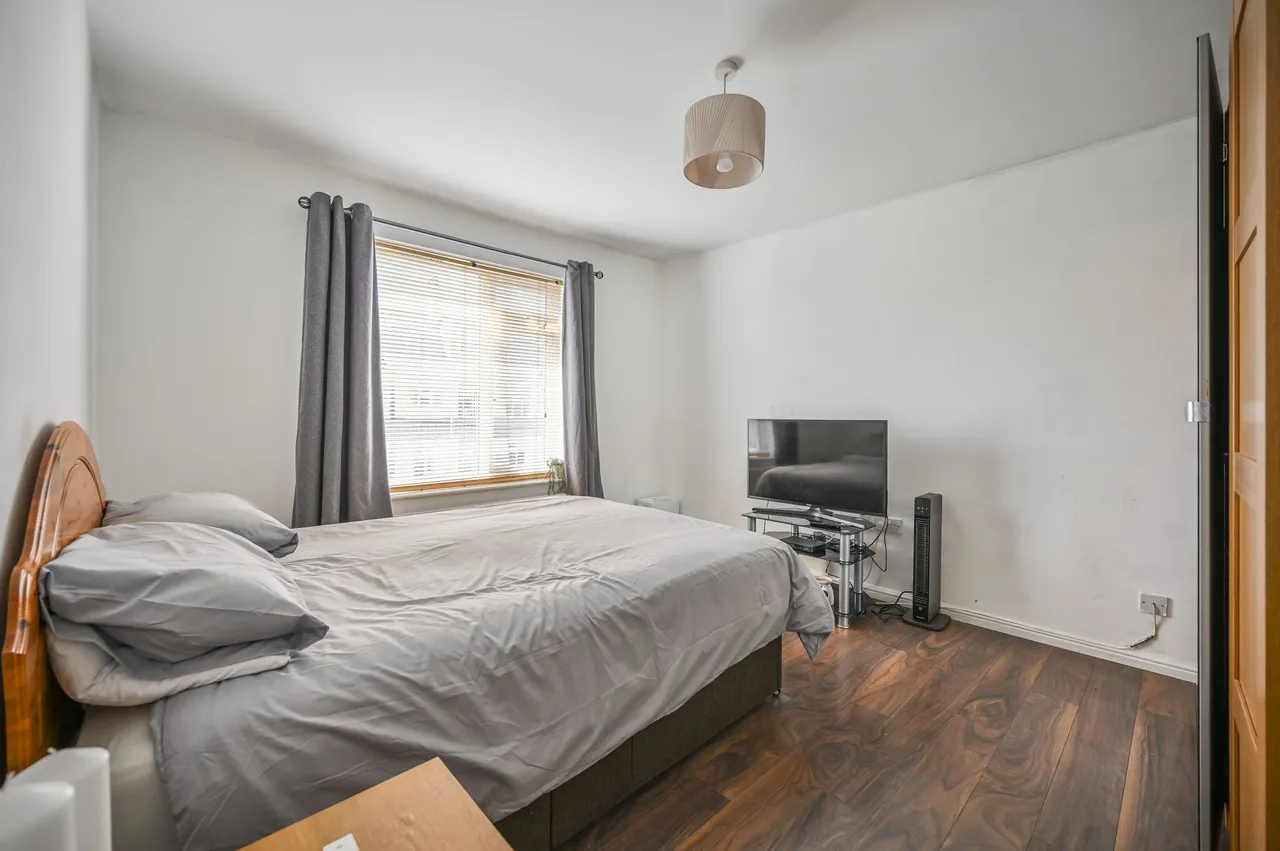 Flat 5, Queens Court, Queens Road, London, photo 10
