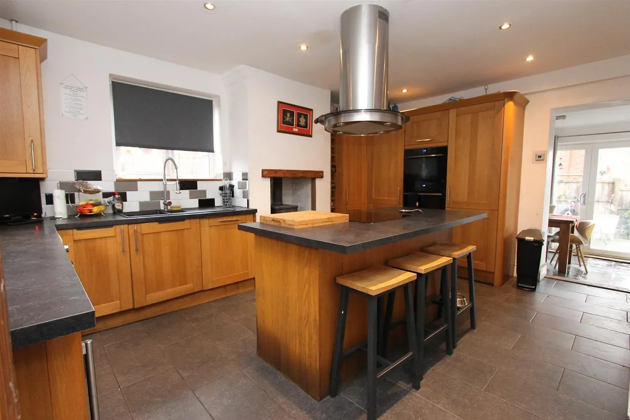 Vicarage Road, Amblecote, Stourbridge, photo 3