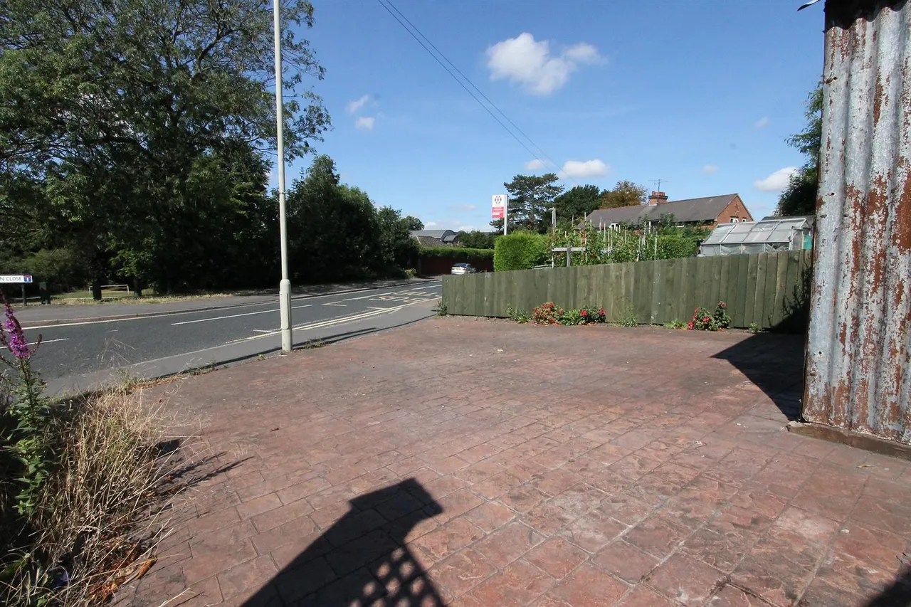 Vicarage Road, Amblecote, Stourbridge, photo 13
